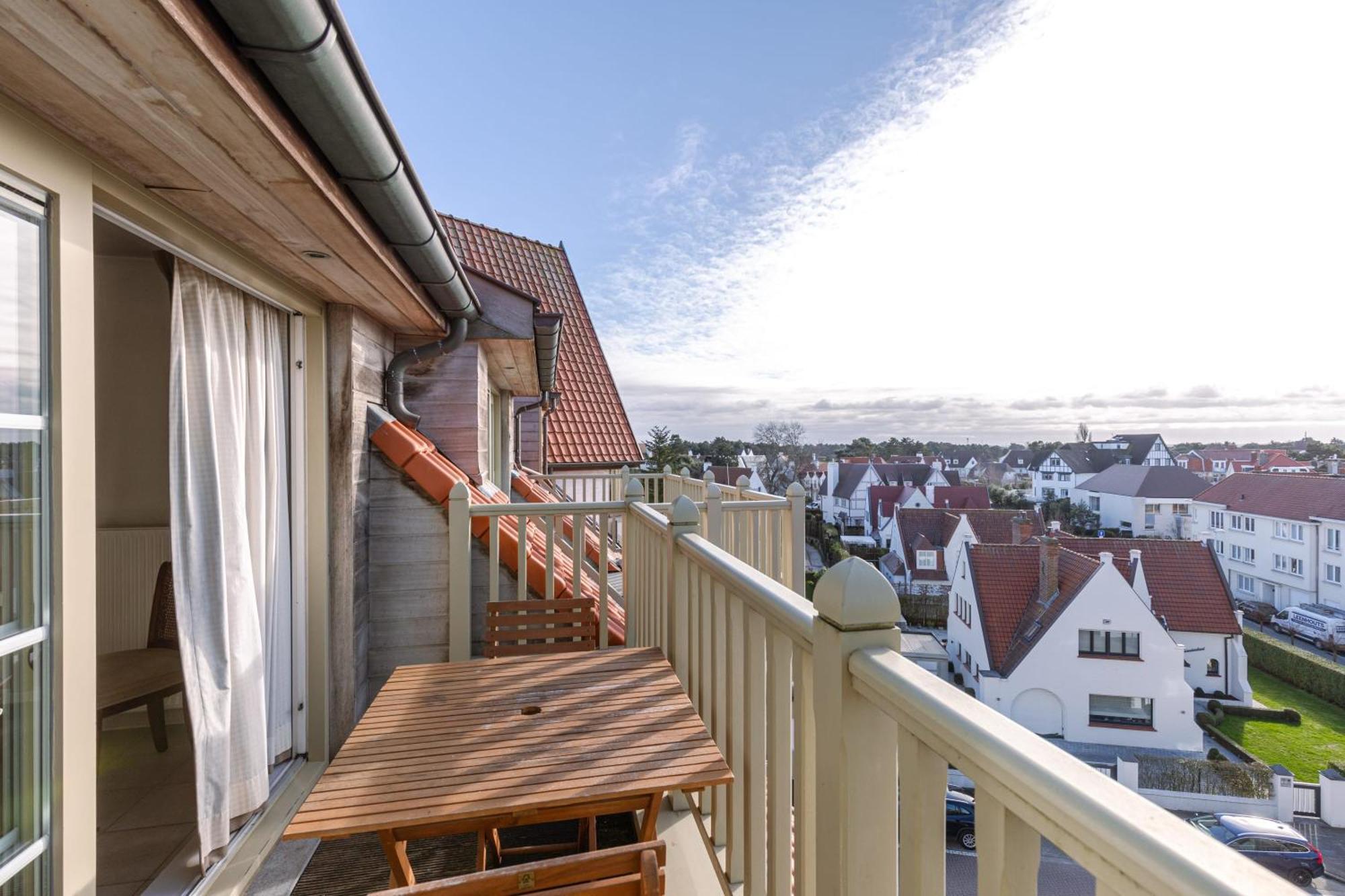 Charming Spacious Duplex Apt With Private Parking In Knokke Apartment Luaran gambar